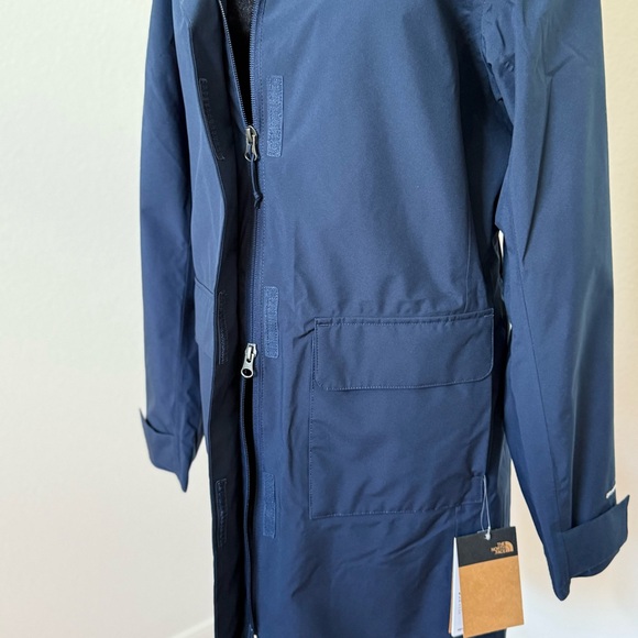 The North Face Women's Blue Jacket - Picture 6 of 16